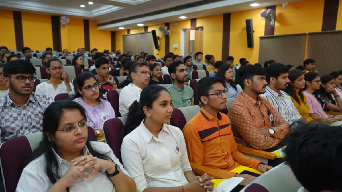 Maheshwari Samaj sets a target of helping at least 100 youths get into the Indian Civil Services